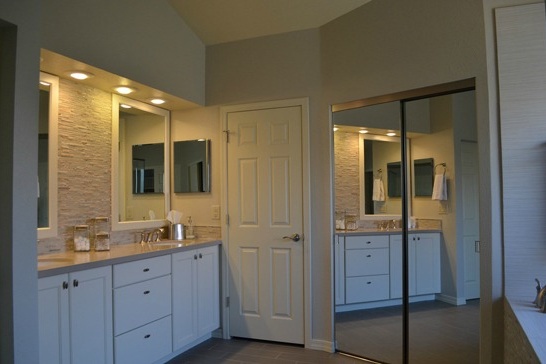 Tempe, AZ Bathroom Remodeling Contractor. Master bathroom renovation with a large soaking tub and accessible shower.