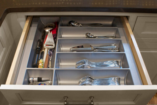 How to store kitchen tools